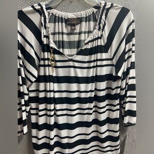 Dana Buchman XL Black & White Striped V-Neck Women’s Top NWT